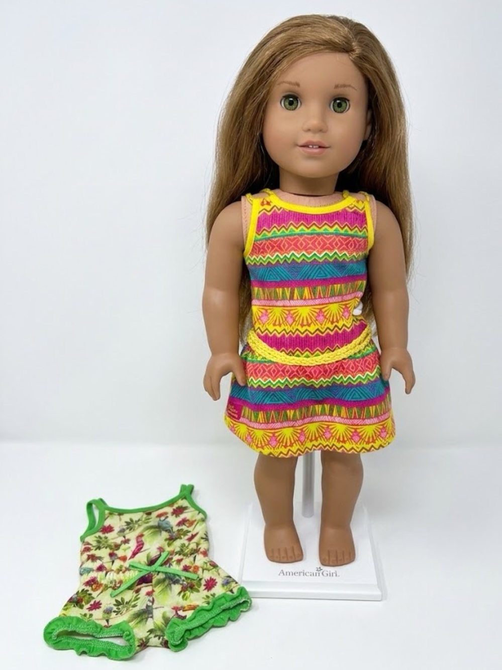 American Girl Doll Lea Clark 2014 Girl of The Year With Meet Dress & Romper PJs